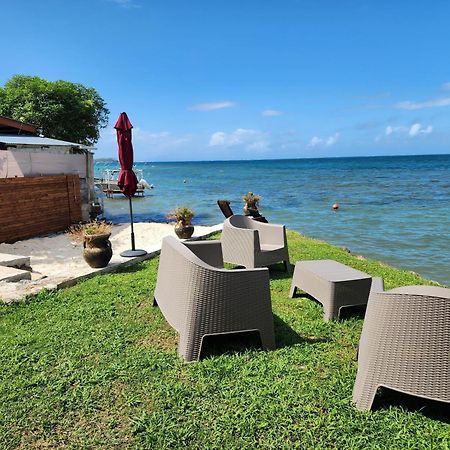 Duplex En Bord De Mer Fare Tahitea Pension Taputapuapea Eksteriør billede