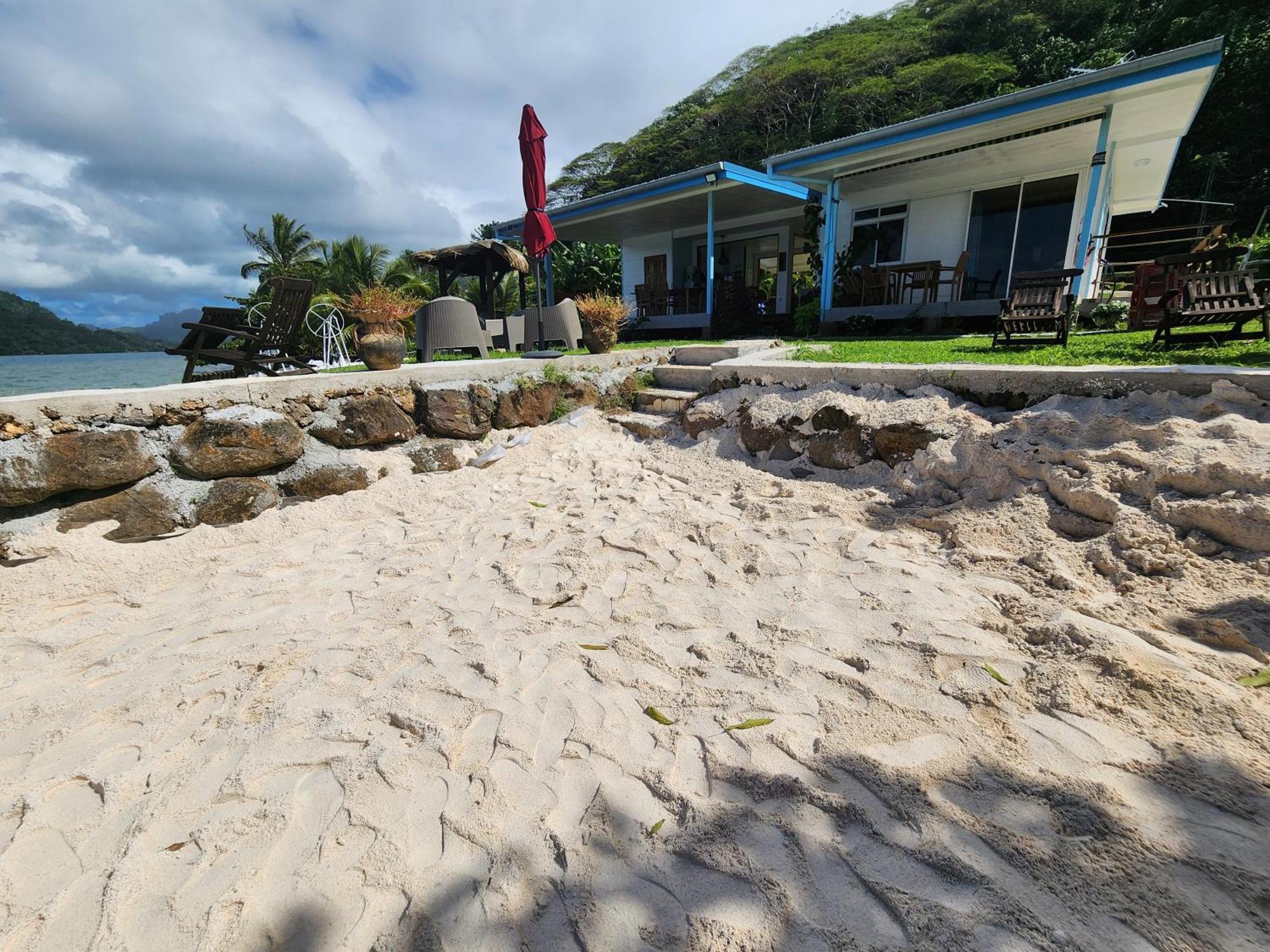 Duplex En Bord De Mer Fare Tahitea Pension Taputapuapea Eksteriør billede