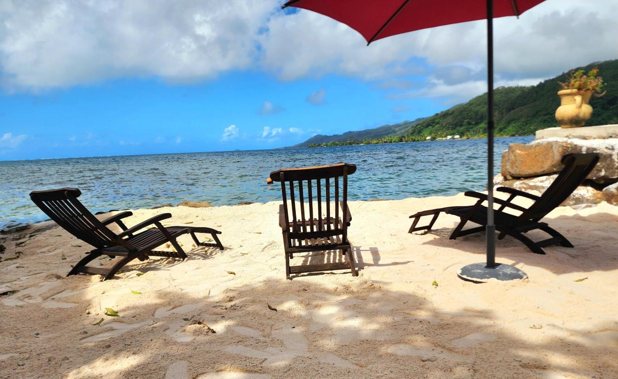 Duplex En Bord De Mer Fare Tahitea Pension Taputapuapea Eksteriør billede